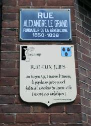 Fécamp rue aux Juifs au moyen-âge à travers lEurope la population Juive en exil habite à lextérieur du centre ville réservée aux Catholiques