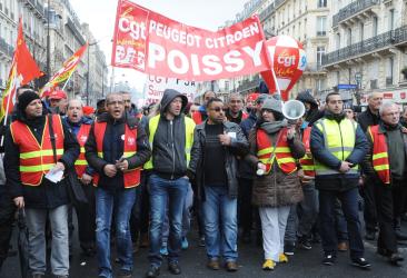 Banderole Cgt Peugeot Citroën Poissy Automobile contre le projet de loi El'Khomri de réforme du code du travail