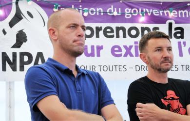 Militant Palestinien Salah Hamouri au stand du Npa et Olivier Besancenot