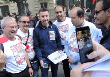 Olivier Besancenot Jean-Pierre Mercier syndicaliste Cgt à PSA et Farid Borsali secrétaire du syndicat CGT sur le site Peugeot Citroën Automobile de Poissy
