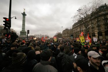 La manifestation de la SNCF rejoint celle de la fonction publique à Bastille