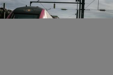 Des trains sont bloqués pendant plusieurs minutes par les manifestant.e.s qui ont descendu sur les rails