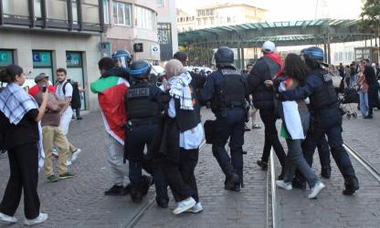 Rassemblement pour la Palestine malgré l'interdiction préfectorale et répression 