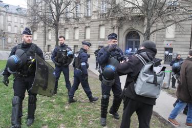 Manifestation contre la loi Darmanin et prise de parole de soutien pour dénoncer la répression en Iran
