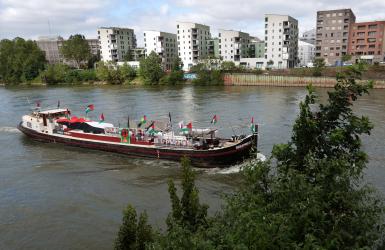 La péniche est repartie