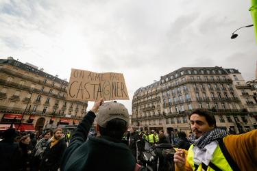 Pancarte: On aime pas Caste(g)ner