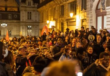 Foule de soutien, artistes qui joue