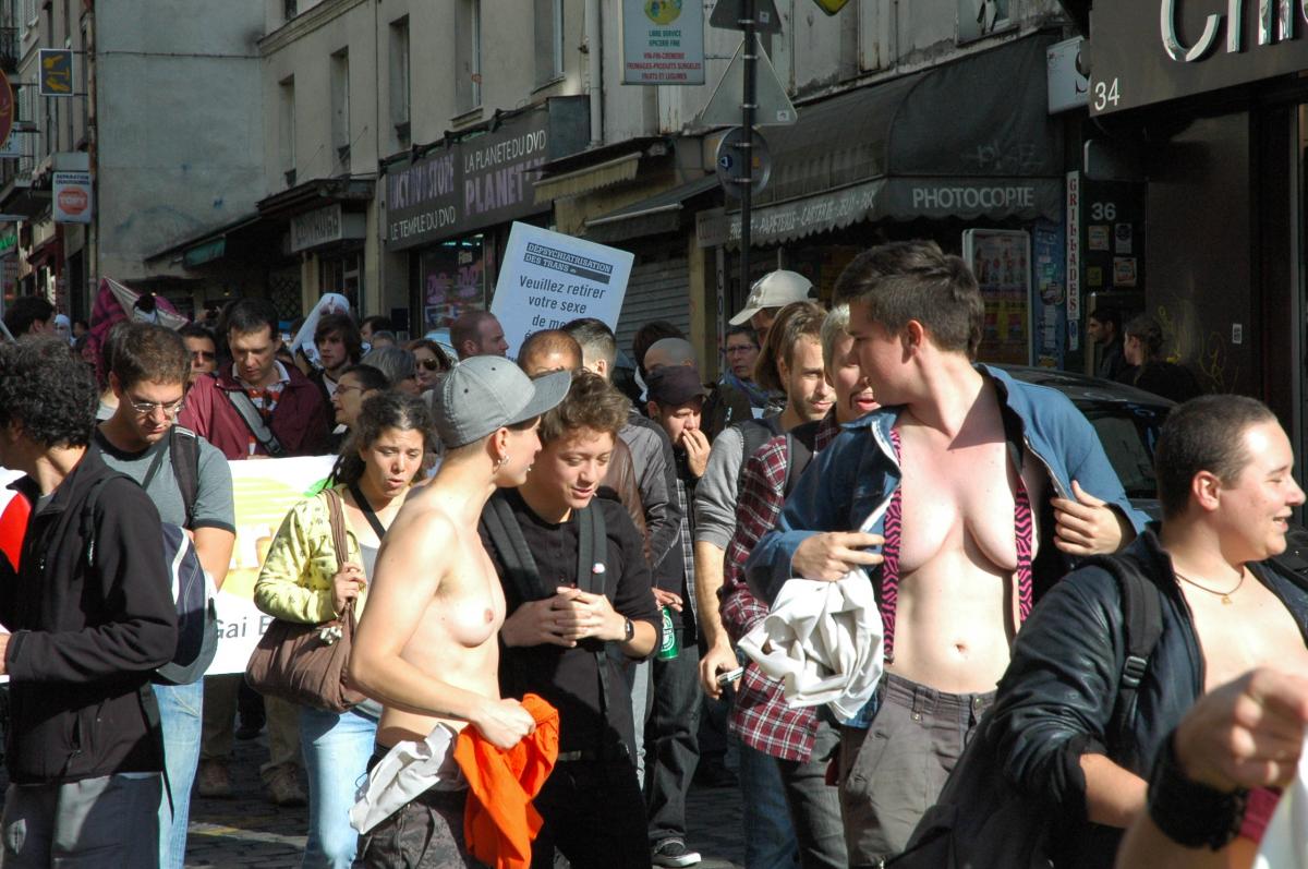 GAYS Marcheur EXISTRANS Paris Faubourg du temple