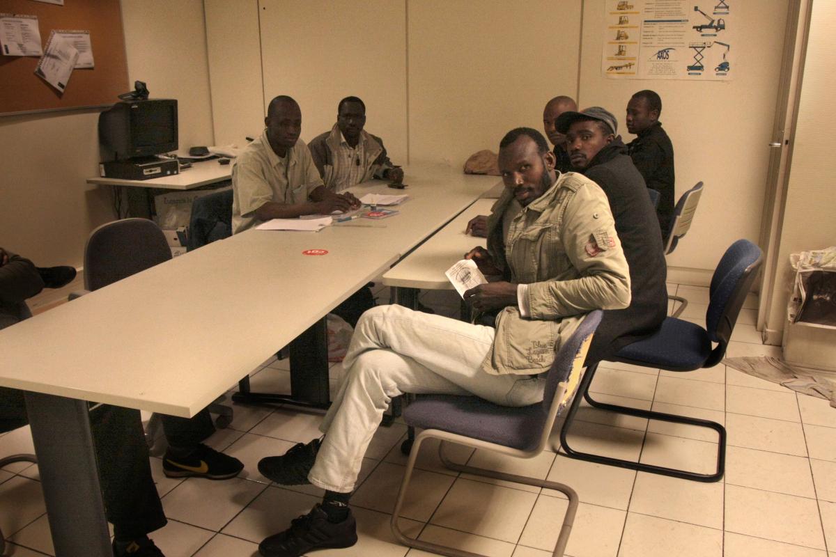 Les grévistes occupent une partie des locaux