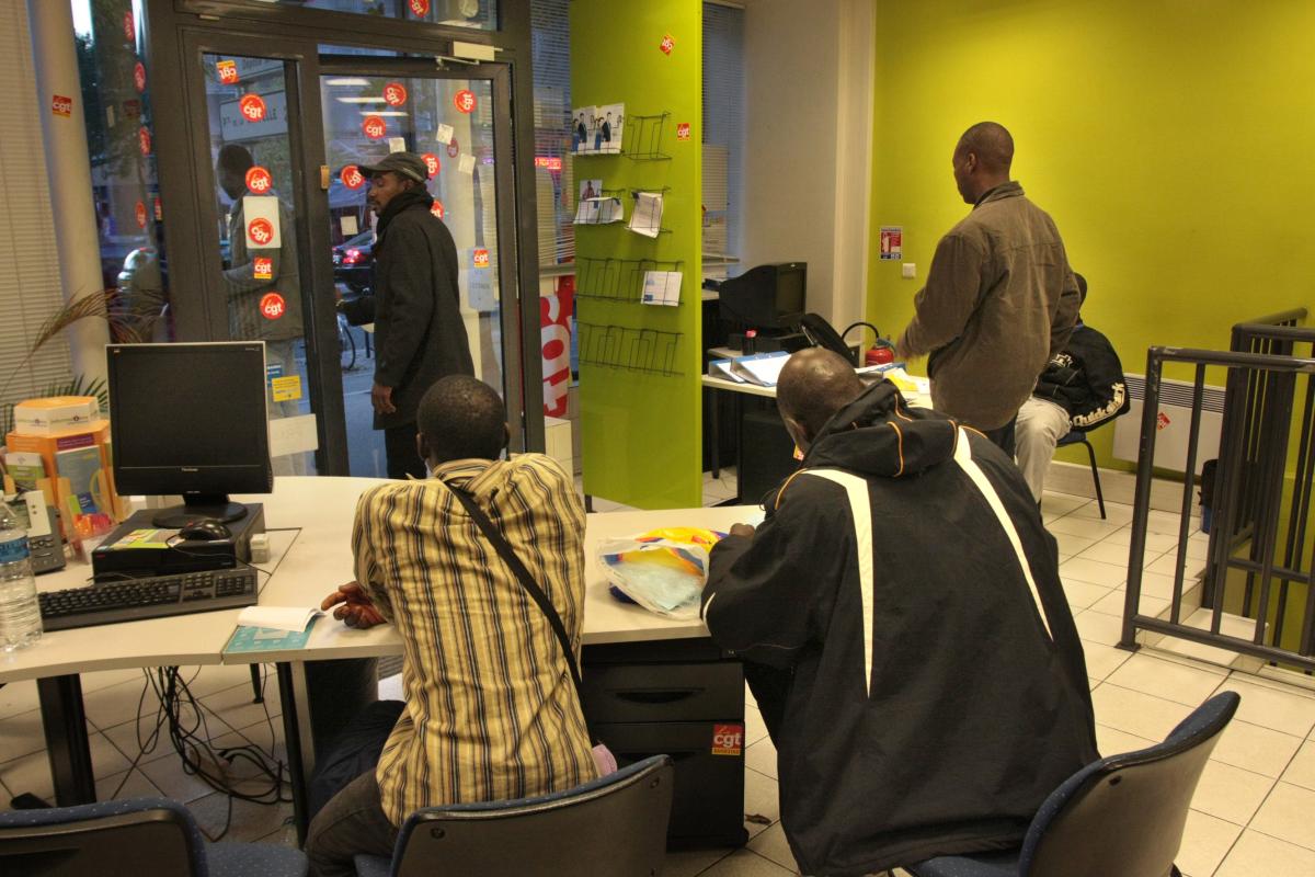 l'accueil de l'agence Randstad assuré par les grévistes