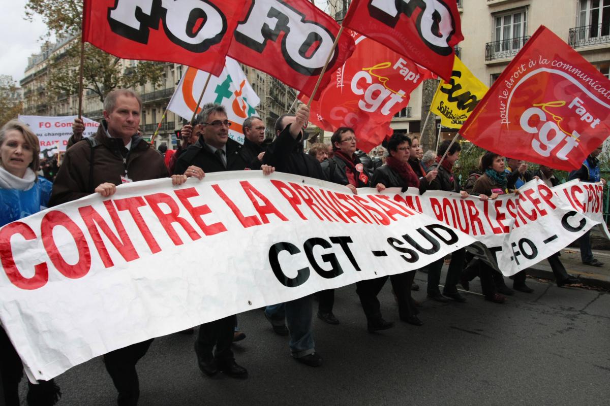 banderole de tête manifestation La Poste