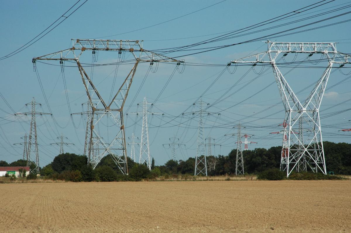 Energie électrique pour les RER en Essonne ERDF ( Electricité réseau de distribution France).