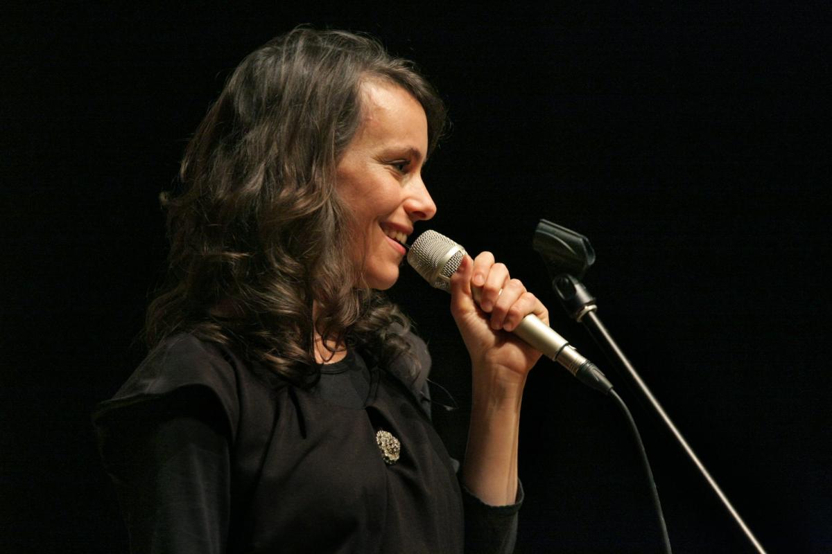 Emily Loizeau