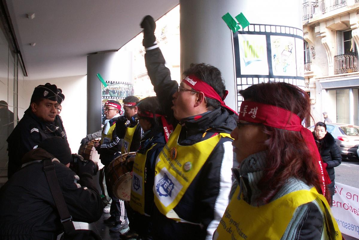 la police protège Valeo