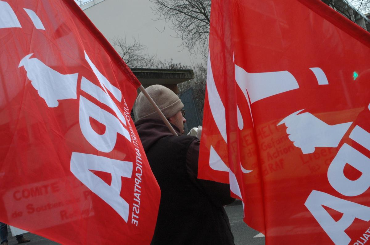 Drapeaux Npa à la maison d'Arrêt et Hôpital Pénitentiaire de FRESNES.