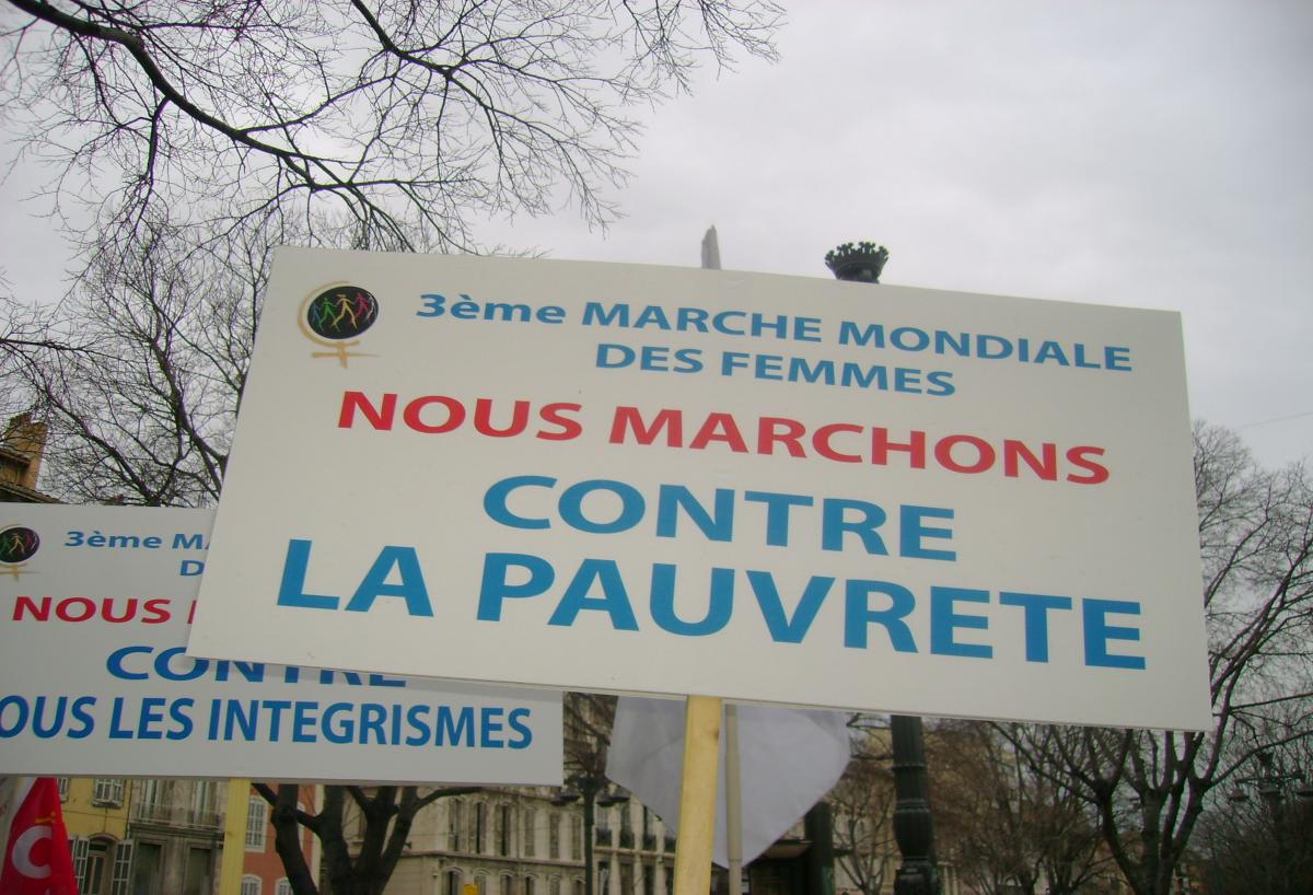 affiche : 3 marche mondiale des femmes NOUS MARCHONS contre la pauvreté