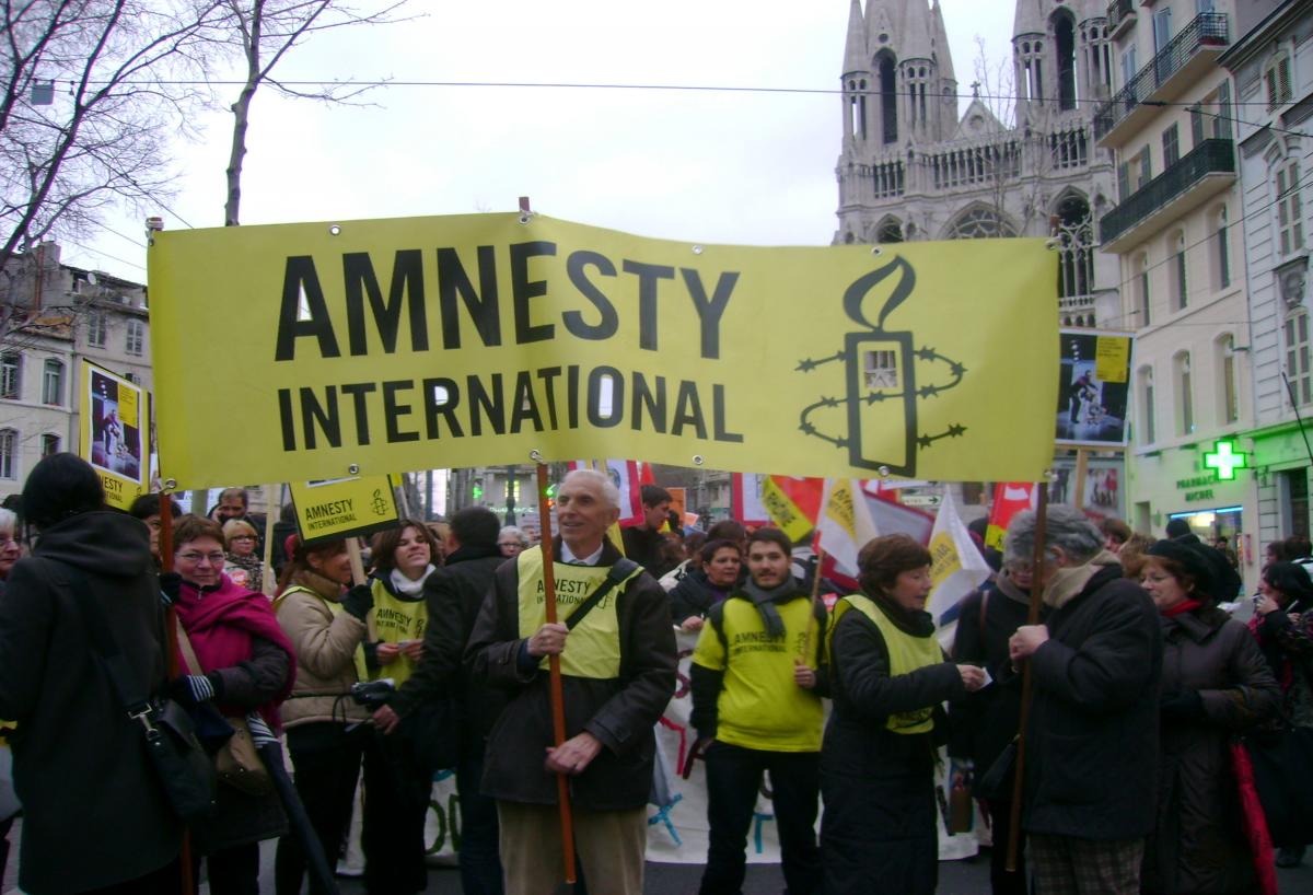 banderole AMNESTY INTERNATIONAL
