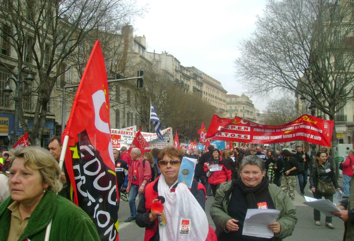 manifestants au centre ville de Marseille