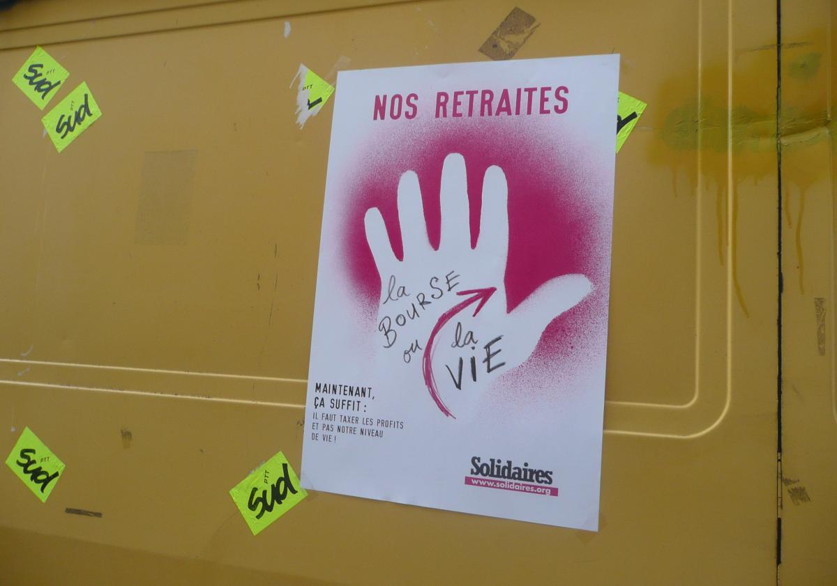 Affiche : la bourse ou la vie sur la camion du Syndicat Sud