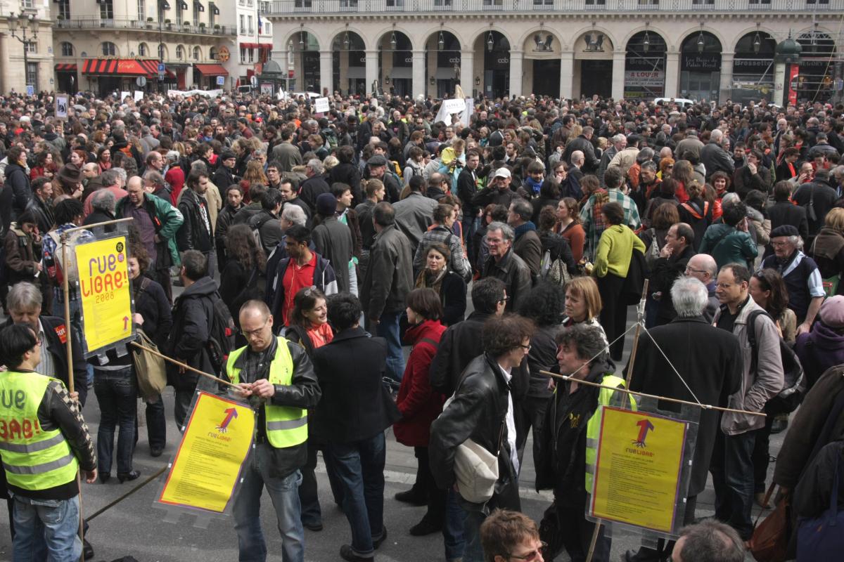 rassemblement place du Palais Royal