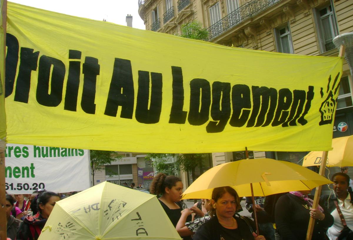 BANDEROLE amnesty -marseille Droit Au Logement