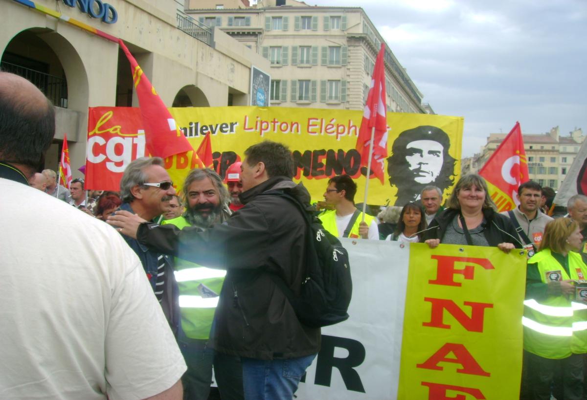 militants syndicalistes au vieux port de Marseille
