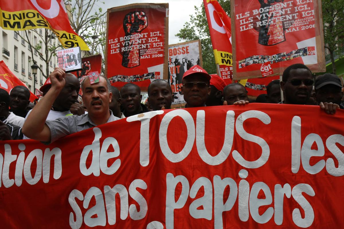banderole des Sans-Papiers