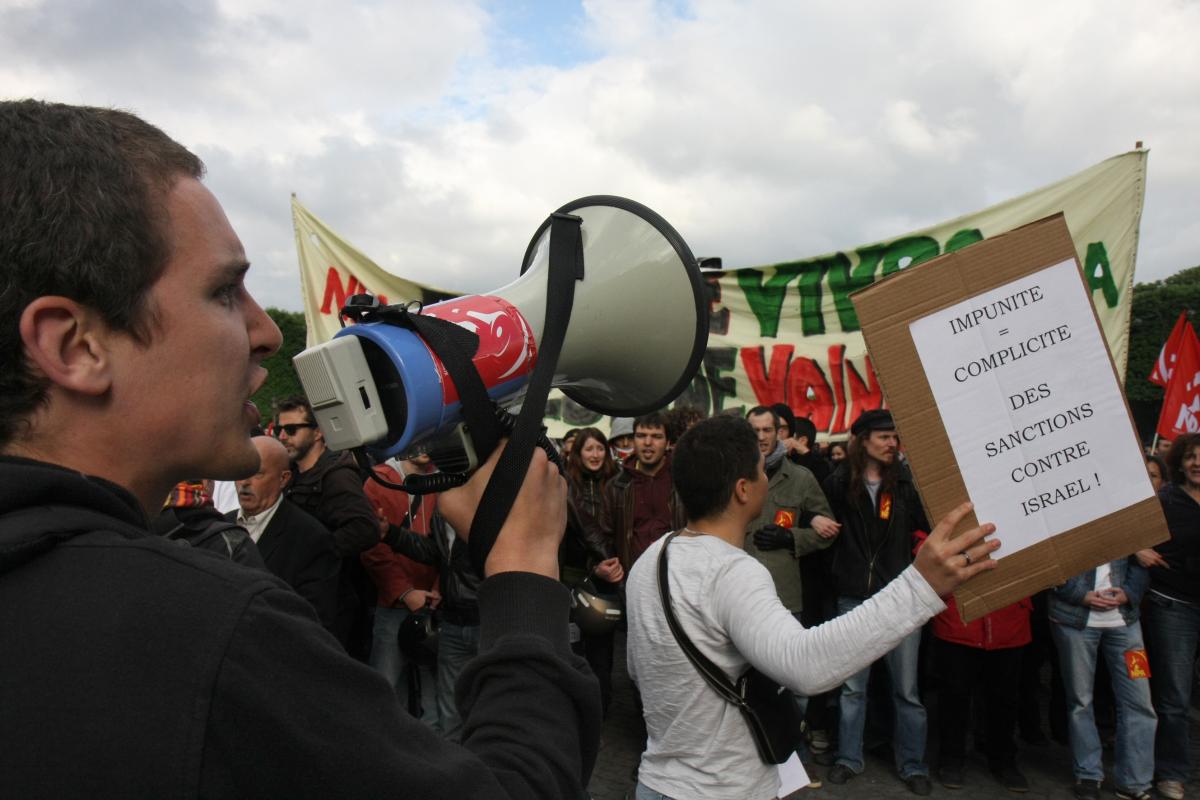 sono et cortège NPA avec pancarte impunité = complicité