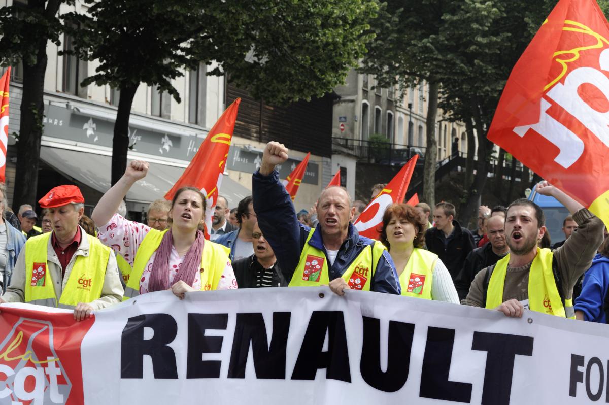 Poings levés avec les Renault