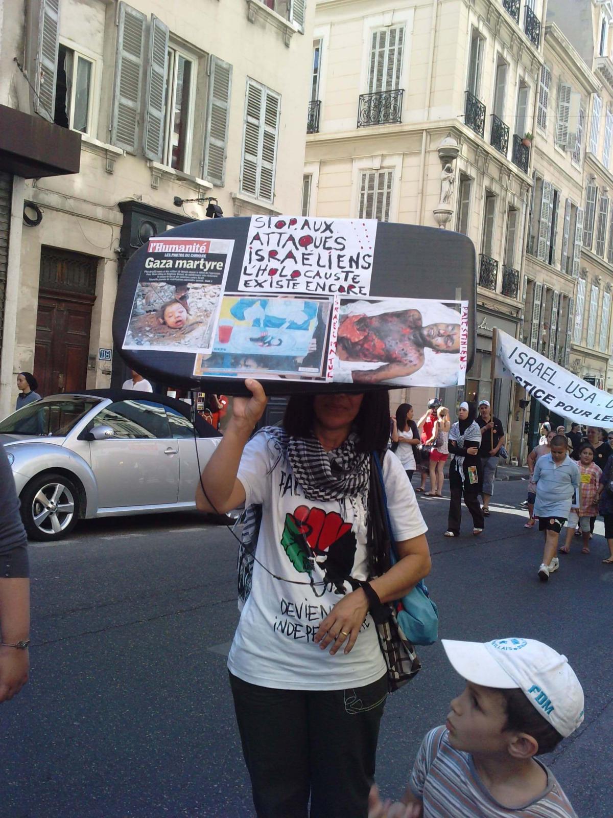 AFFICHE stop aux attaque israéliens l'holocauste existe encore