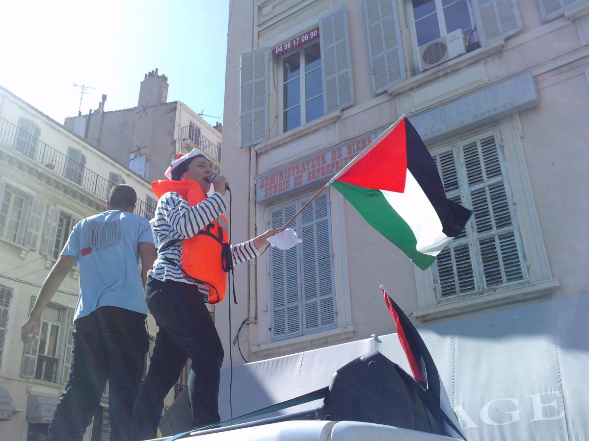 DJAMILA coorganisatrice de la MANIF