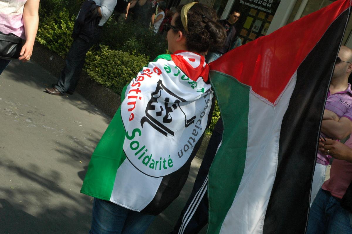 drapeau solidarité Palestine.