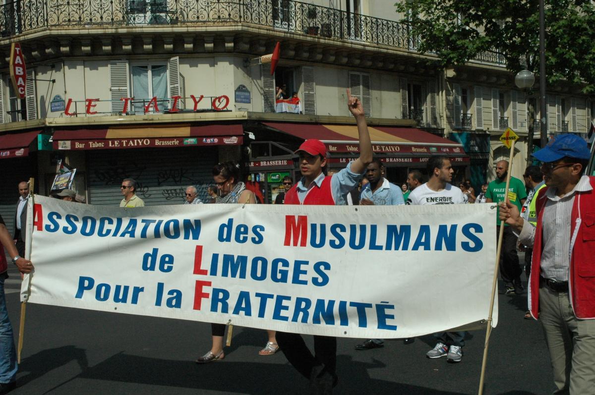 banderole Association des Musulmans de Limoges pour la fraternité.