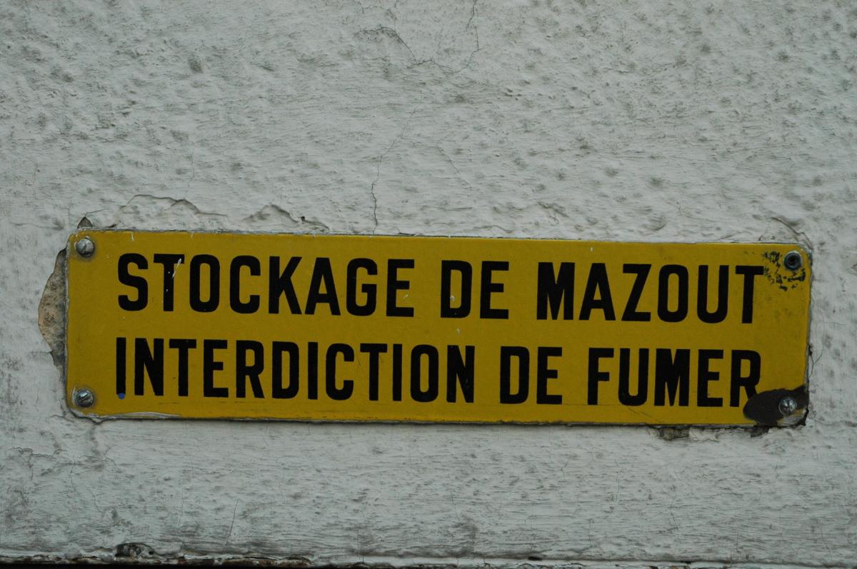 pancarte Stockage de Mazout interdiction de fumer