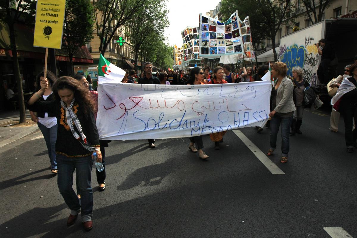 banderole soutien aux femmes de Hassi Messaoud