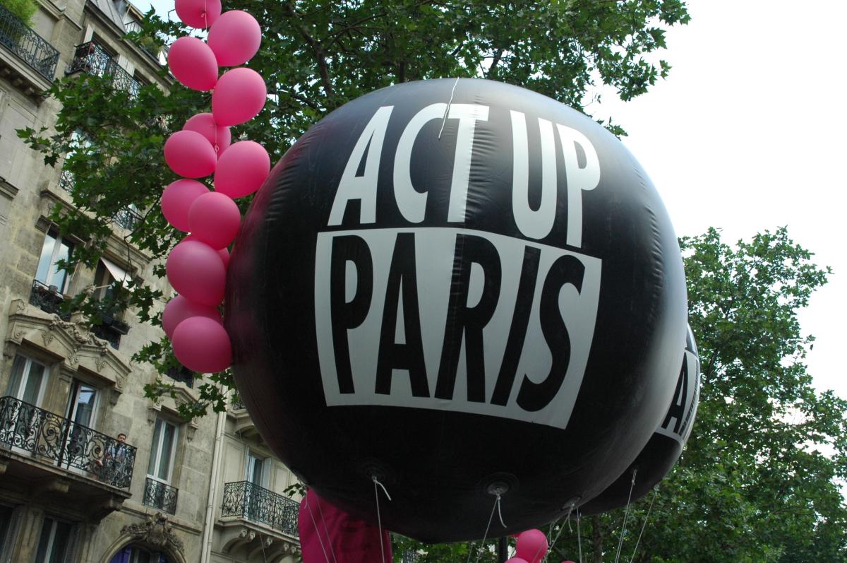 ballon ACT UP Paris.