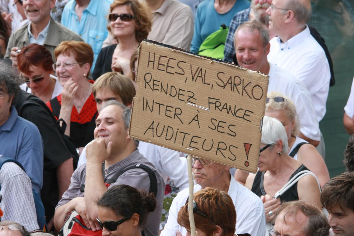 pancarte Hees, Val, Sarko rendez France Inter à ses auditeurs