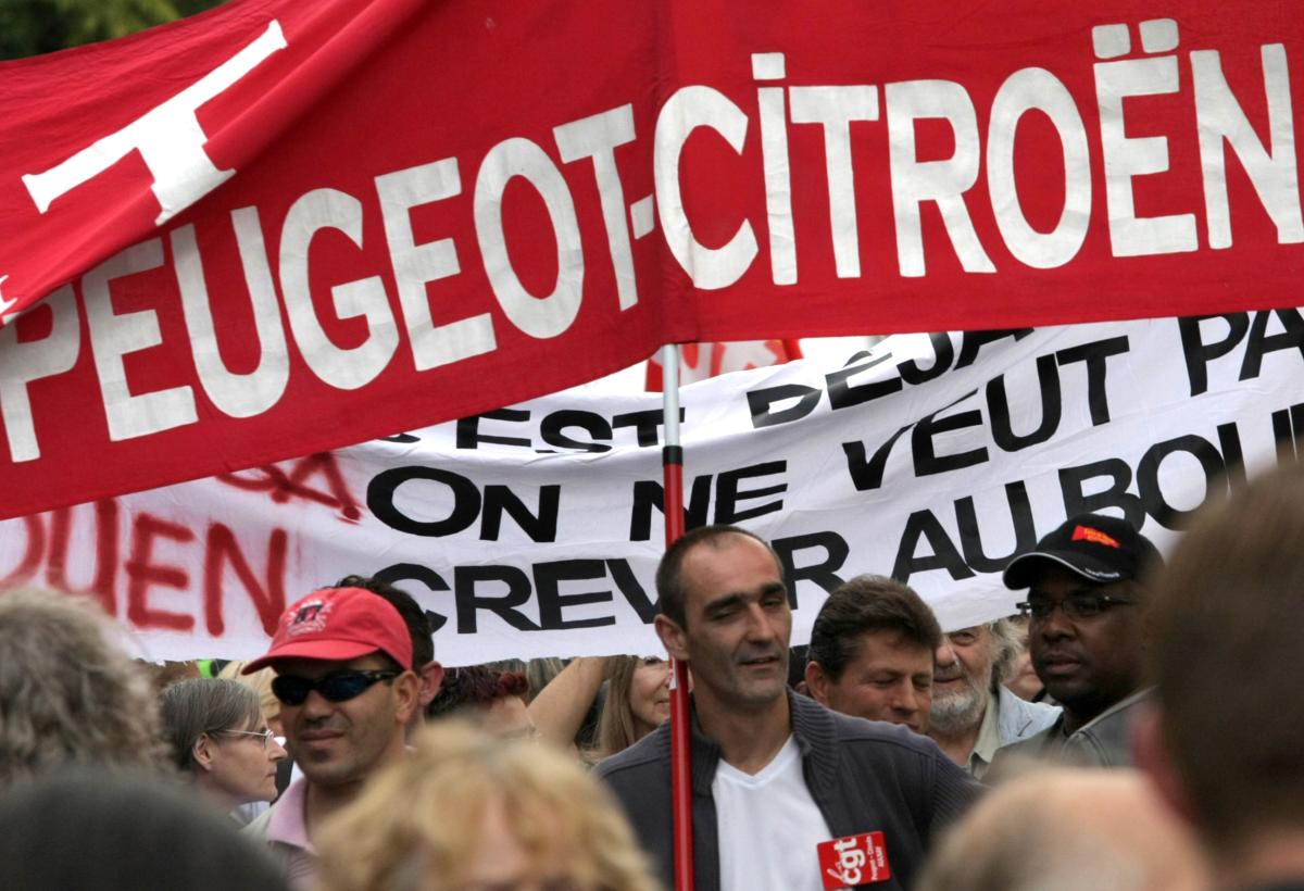 Banderole Citroën Aulnay on veut pas crever au boulot