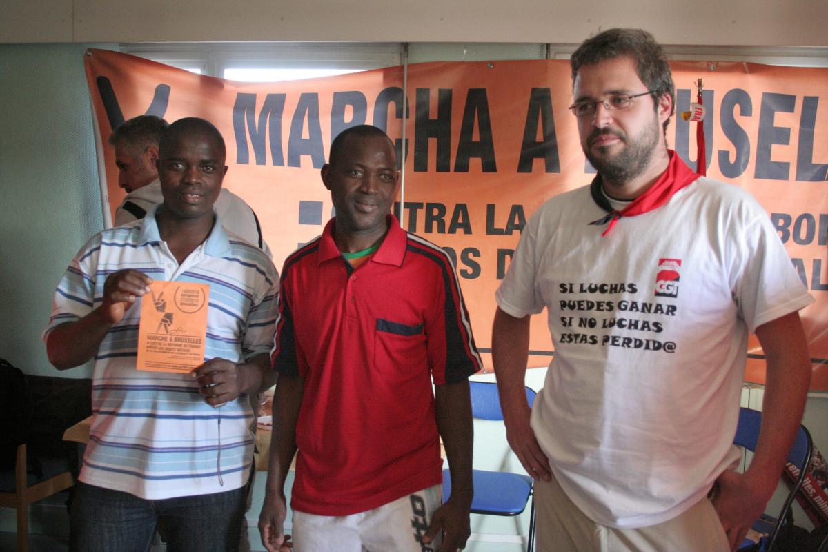 Les marcheurs et les habitants de la Poste réquisitionnée