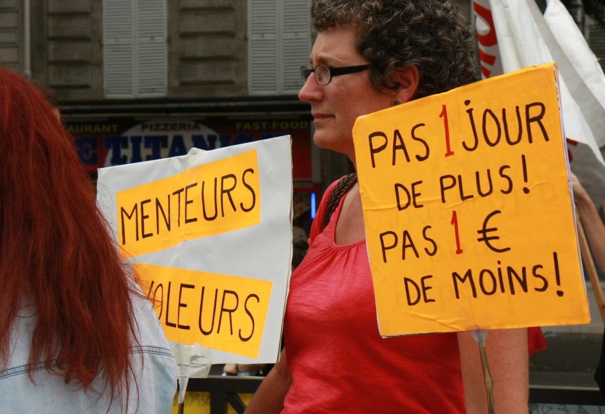 pancartes pas un jour de plus pas un euro de moins