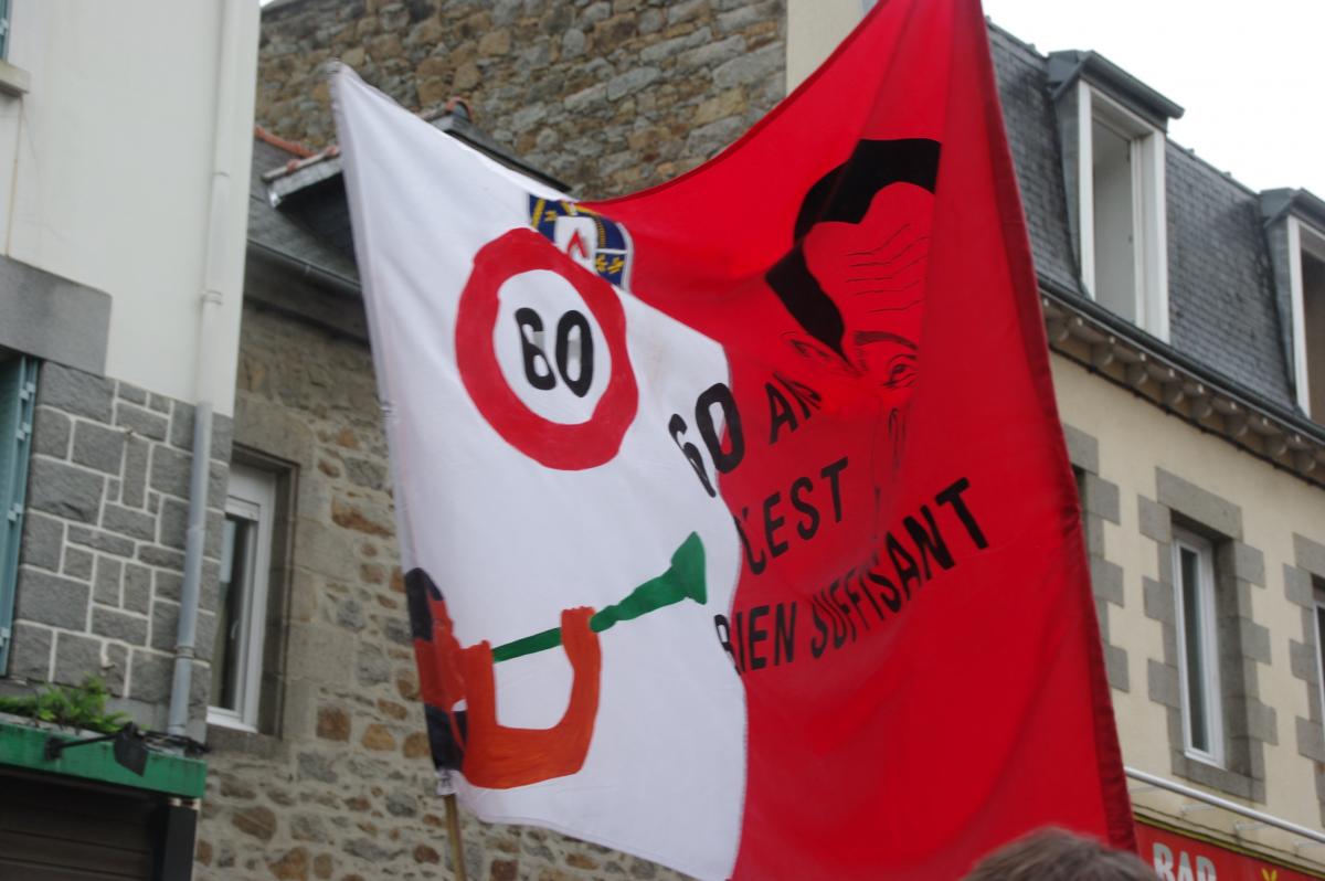 banderole: 60 ans c'est suffisant