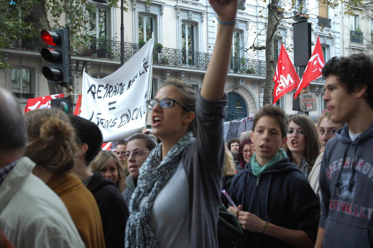 Lycéens en manifestation défense des retraites