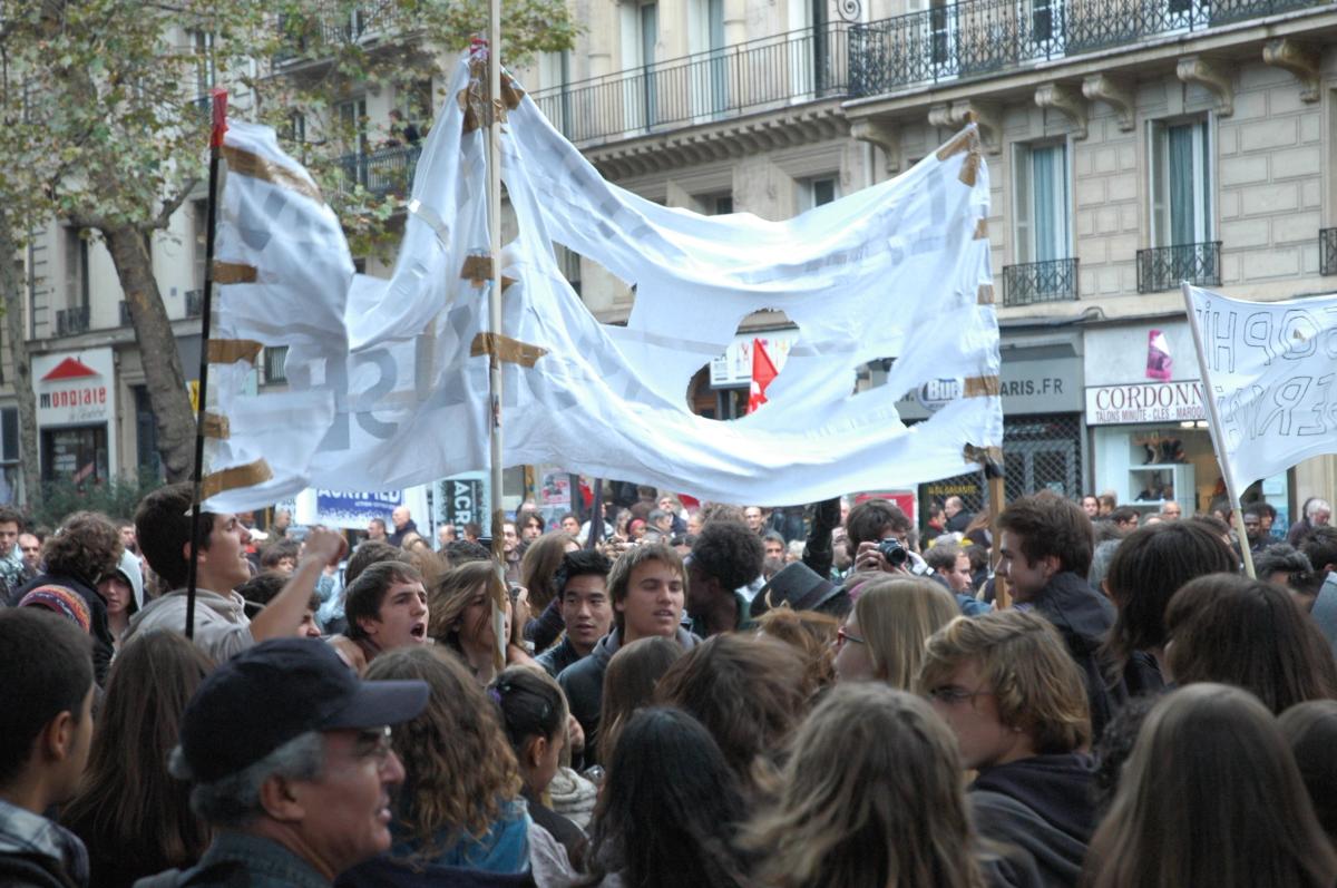 Lycéens en manifestation défense des retraites