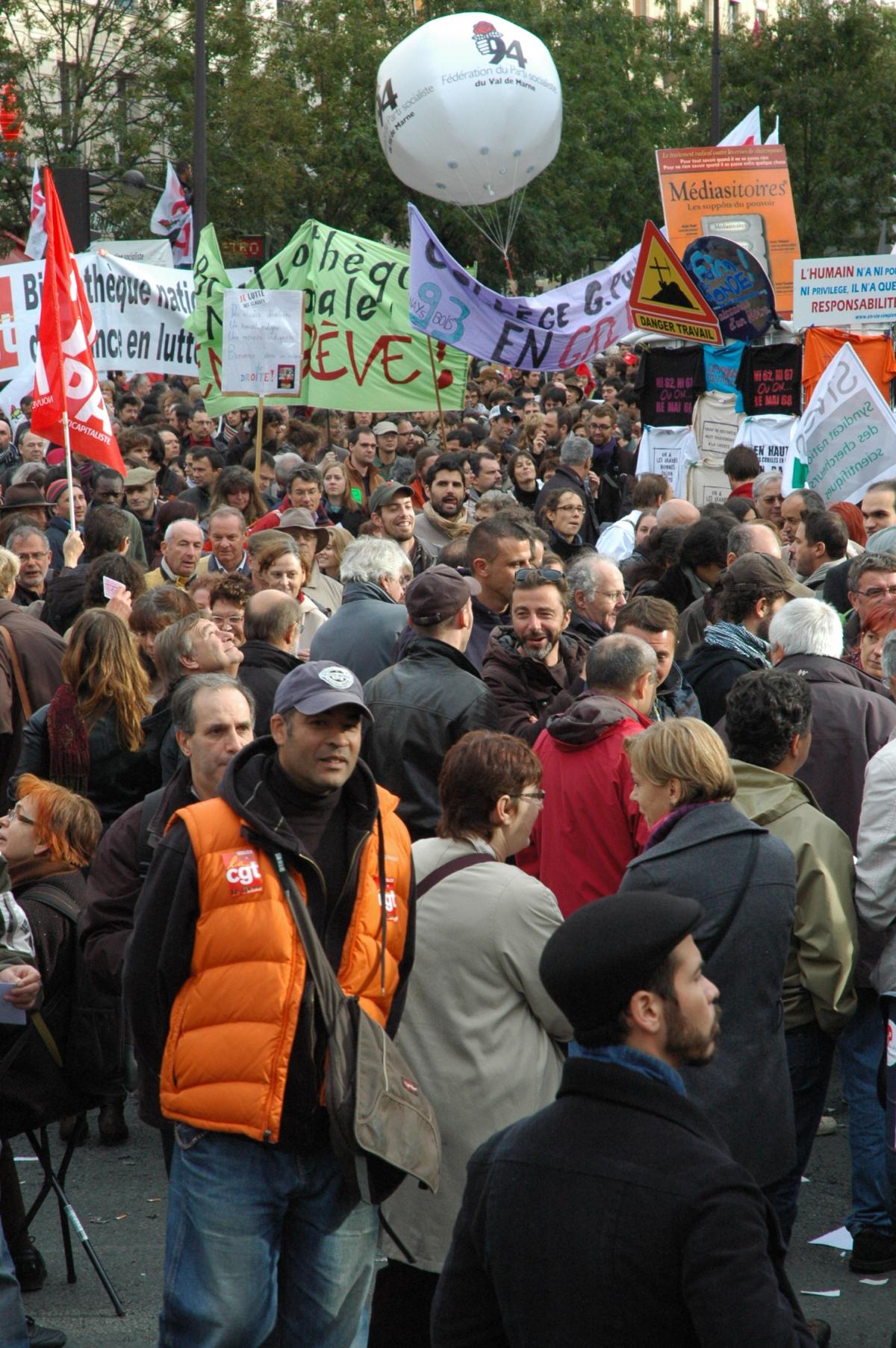 avenue des gobelins Paris manifestation contre le projet gouvernemental de réforme des retraites.