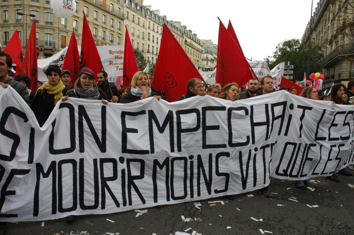 banderole défense des retraites Paris.