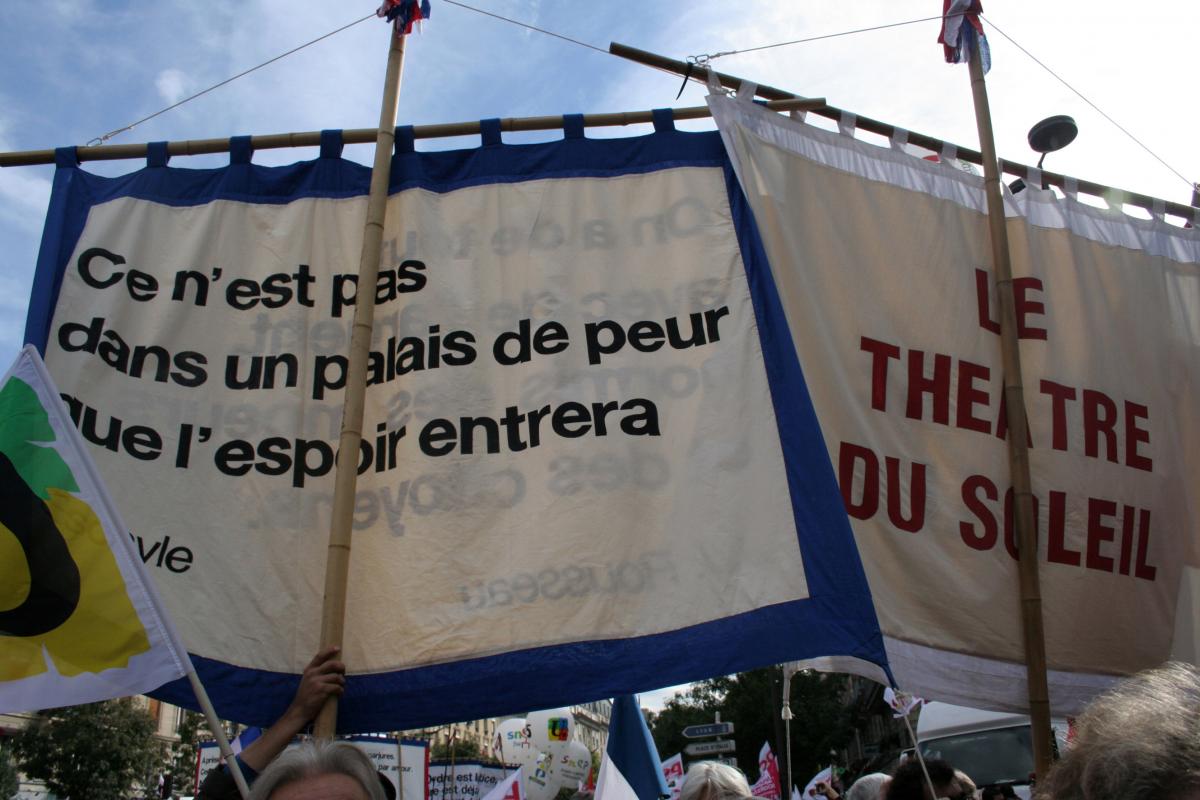 Banderole du Théatre du Soleil