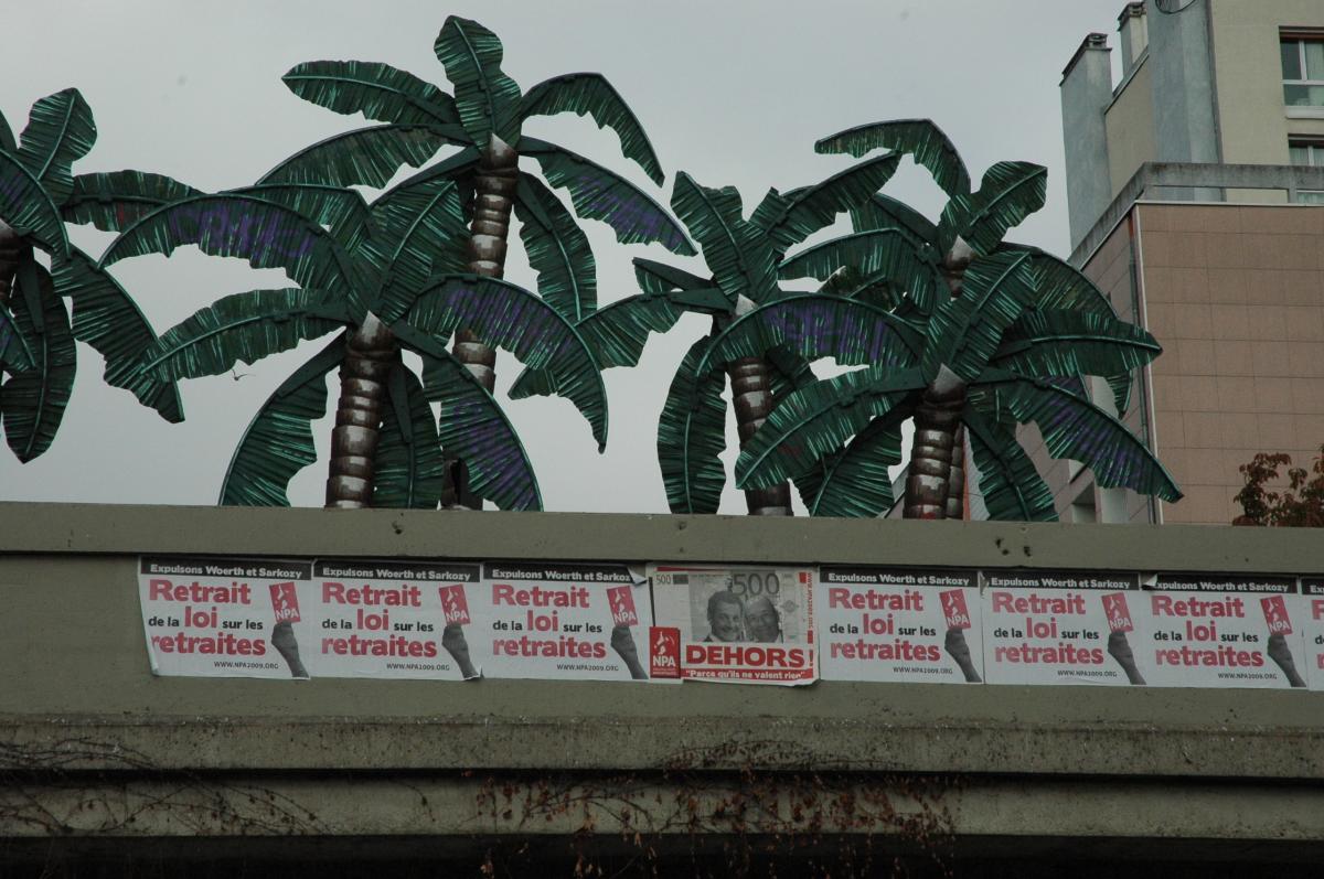 MIRAGE de Bertrand Lavier Poterne-des-Peupliers 13em Paris et Affiches du Npa.