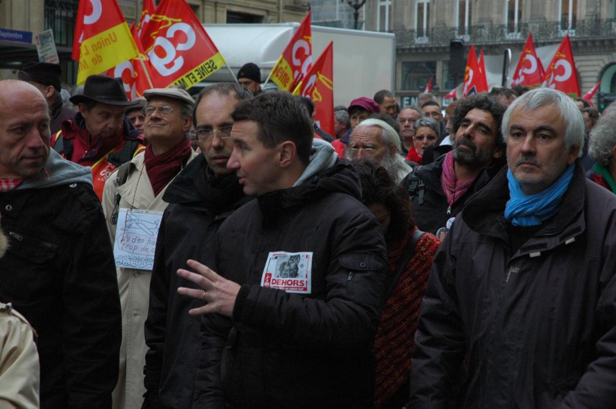 Olivier Besancenot en manifestation face à une réforme injuste et inefficace sur les Retraites place de l'Opéra.