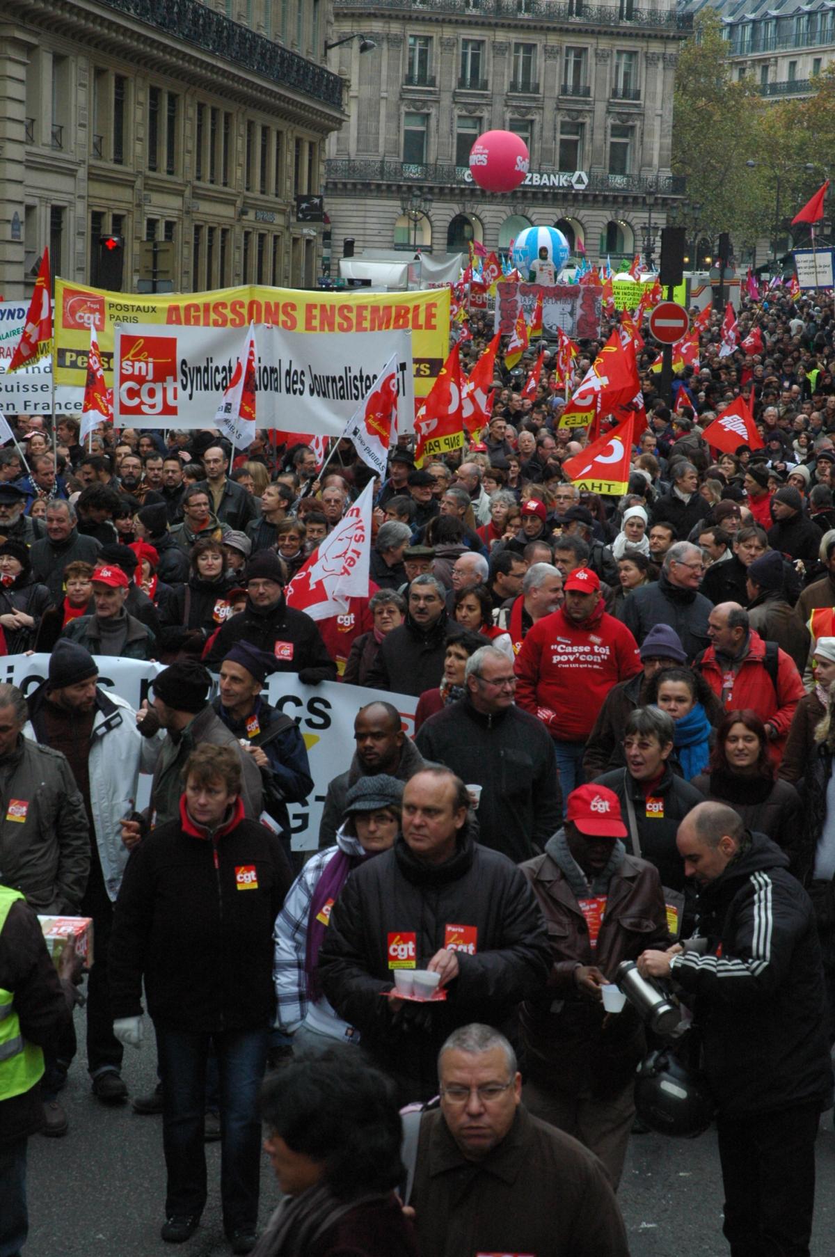 banderole syndicat des journalistes Cgt manifestation de l'Opéra au palais Brongniart siège de la Bourse Paris.