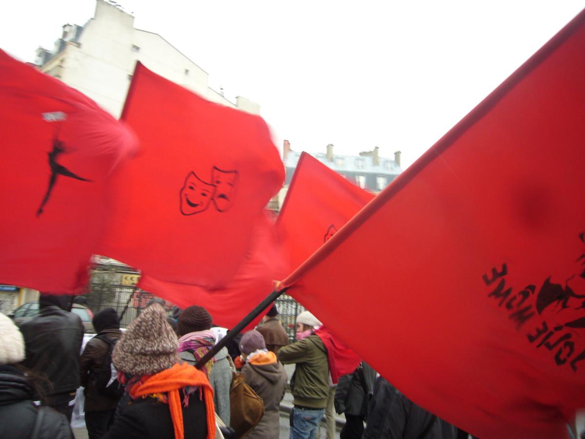 drapeaux rouges